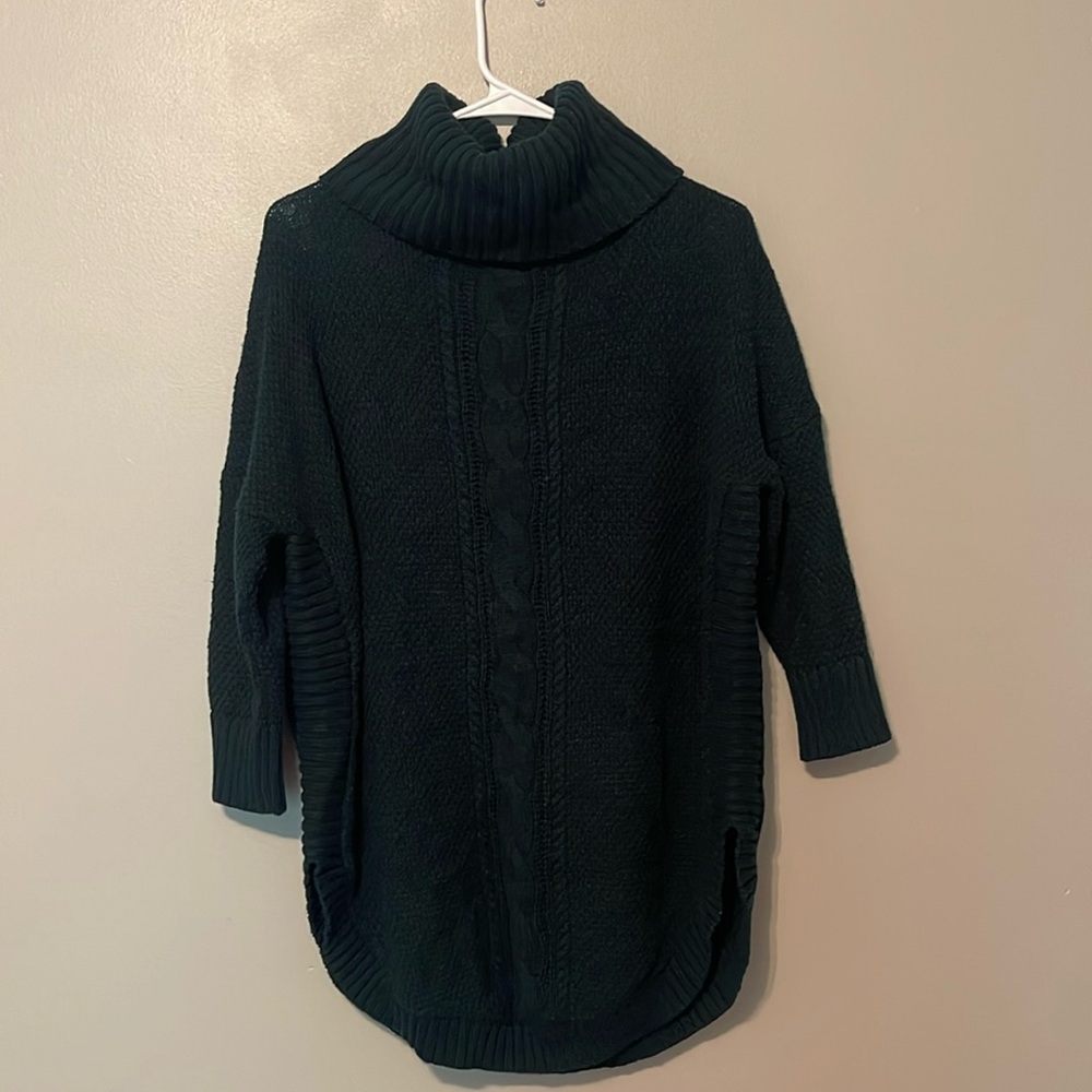 Express Women's Cable Knit Turtleneck Sweater Curved Hem 3/4 Sleeve